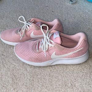pink nike tennis shoes